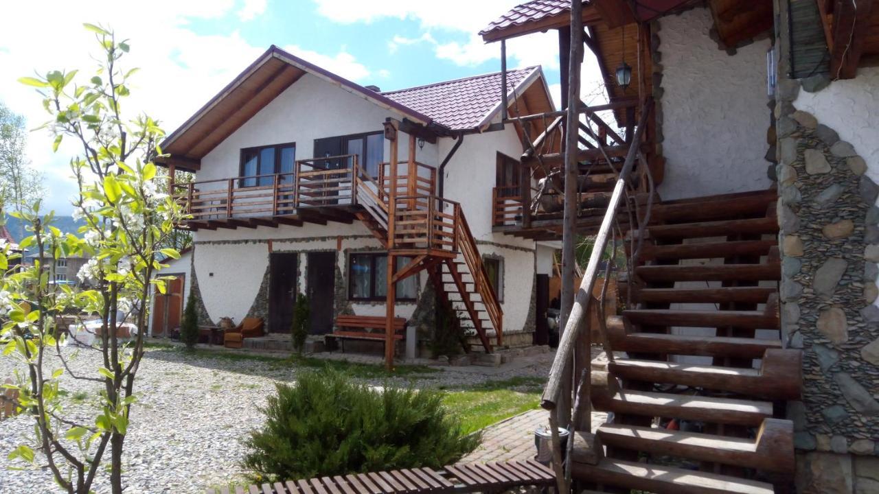 Апартаменти "У Кузьмича" 2 Mykulychyn Exterior photo