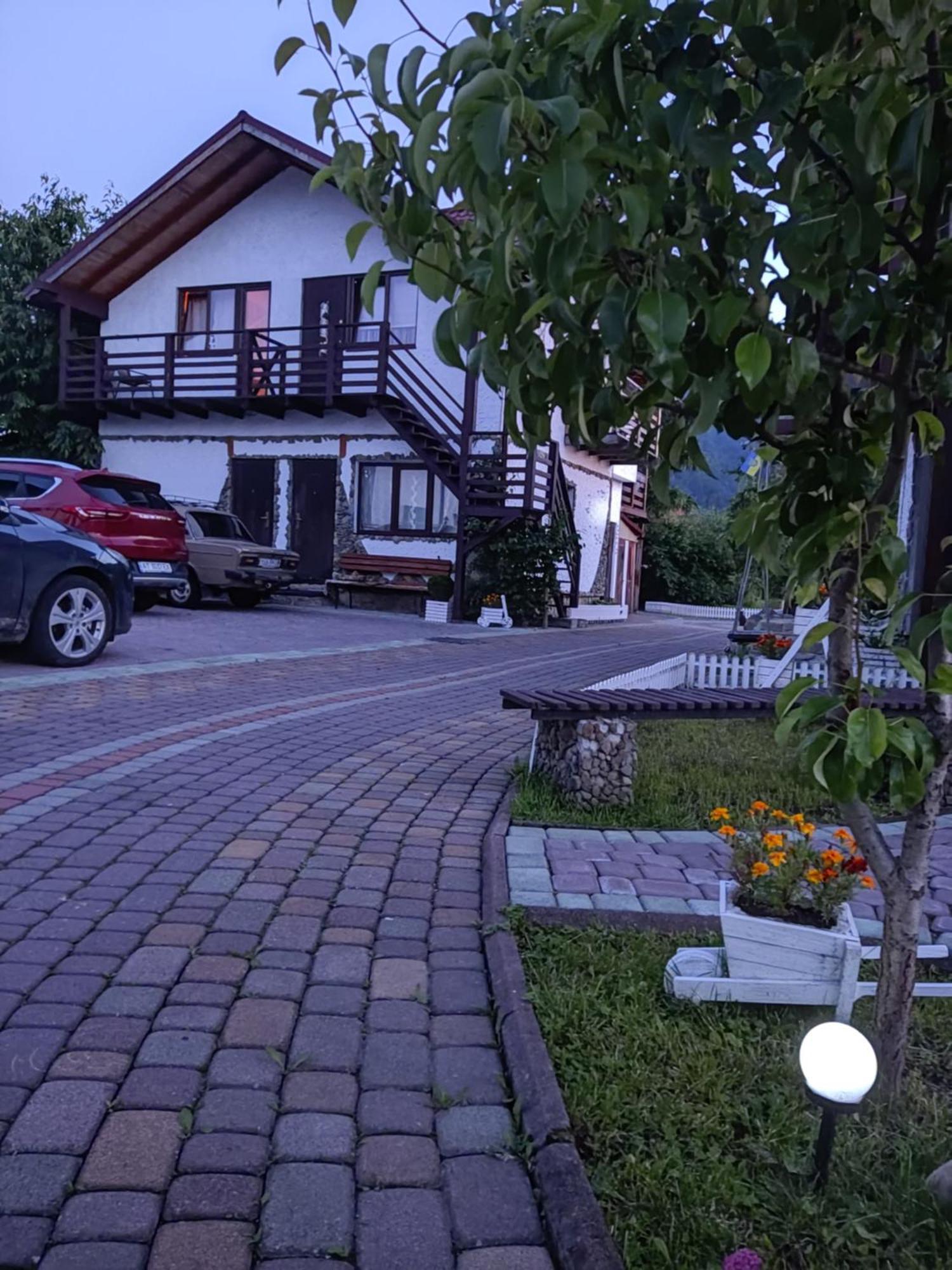 Апартаменти "У Кузьмича" 2 Mykulychyn Exterior photo